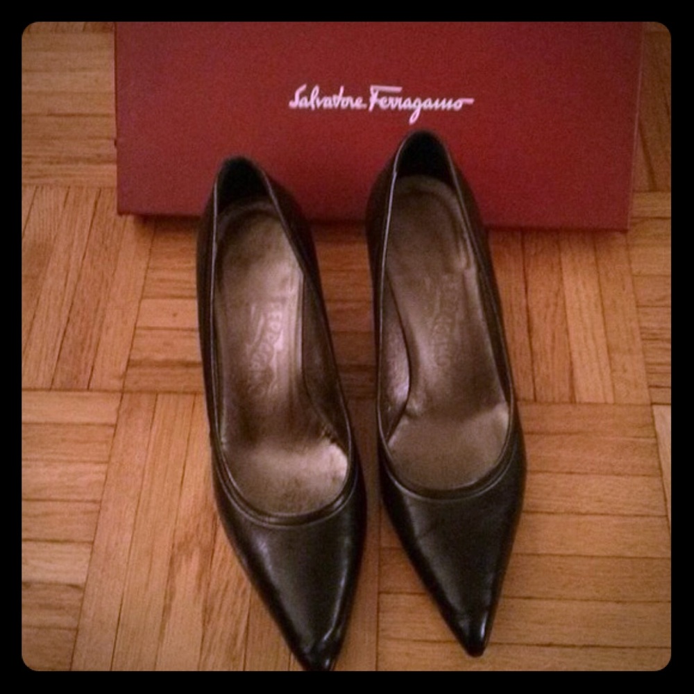 Salvatore Ferragamo Tarabusa - 2” heels